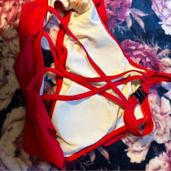 cute red bikini top🩷 - Picture 2 of 6